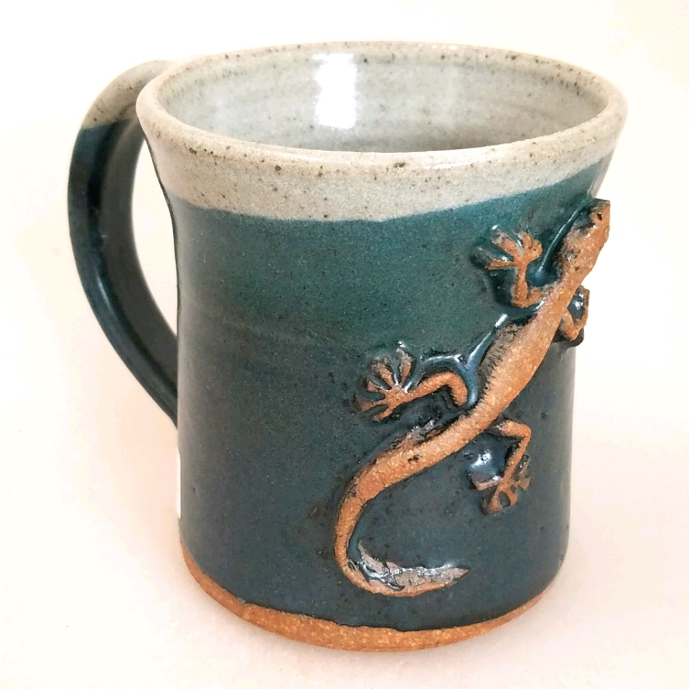 Handcrafted stoneware lizard mug #20142